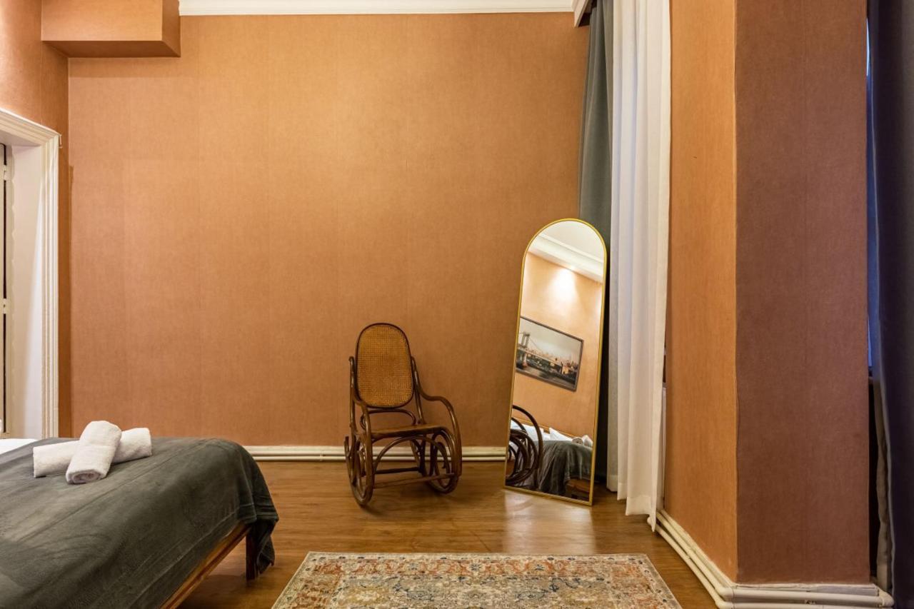 Historical Flat With A Lovely Sea View In Beyoglu İstanbul Dış mekan fotoğraf